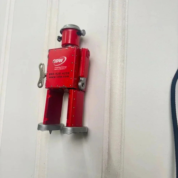 VINTAGE REAR CDW WIND-UP WALKING TIN ROBOT TOY -- works - Picture 9 of 15